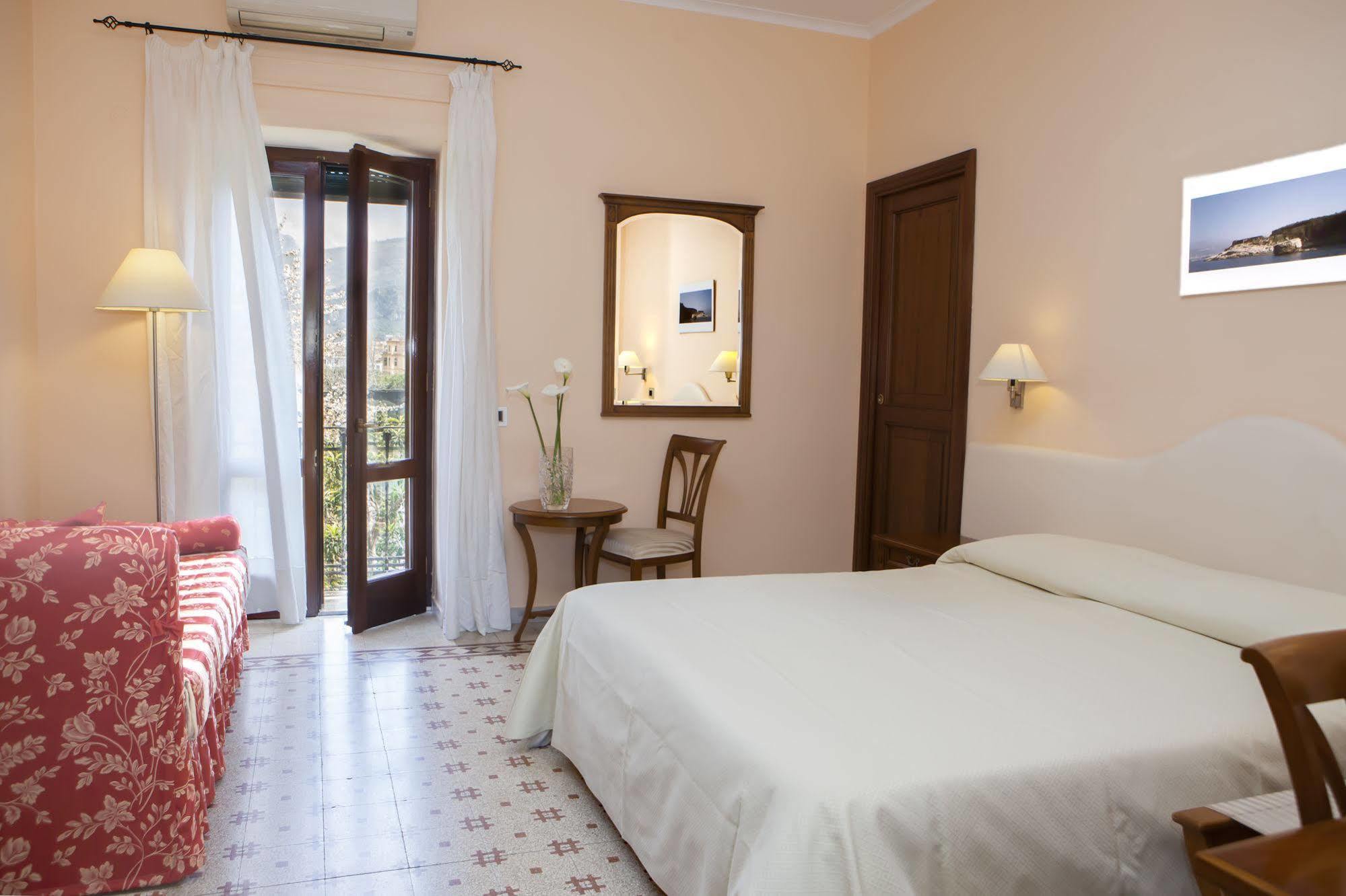 Il Roseto Bed & Breakfast Sorrento Ngoại thất bức ảnh